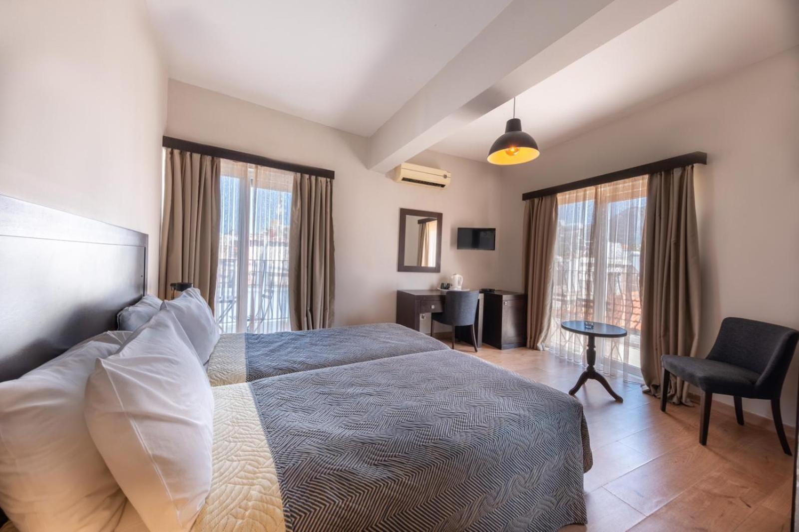 Kyrenia British Harbour Hotel Экстерьер фото