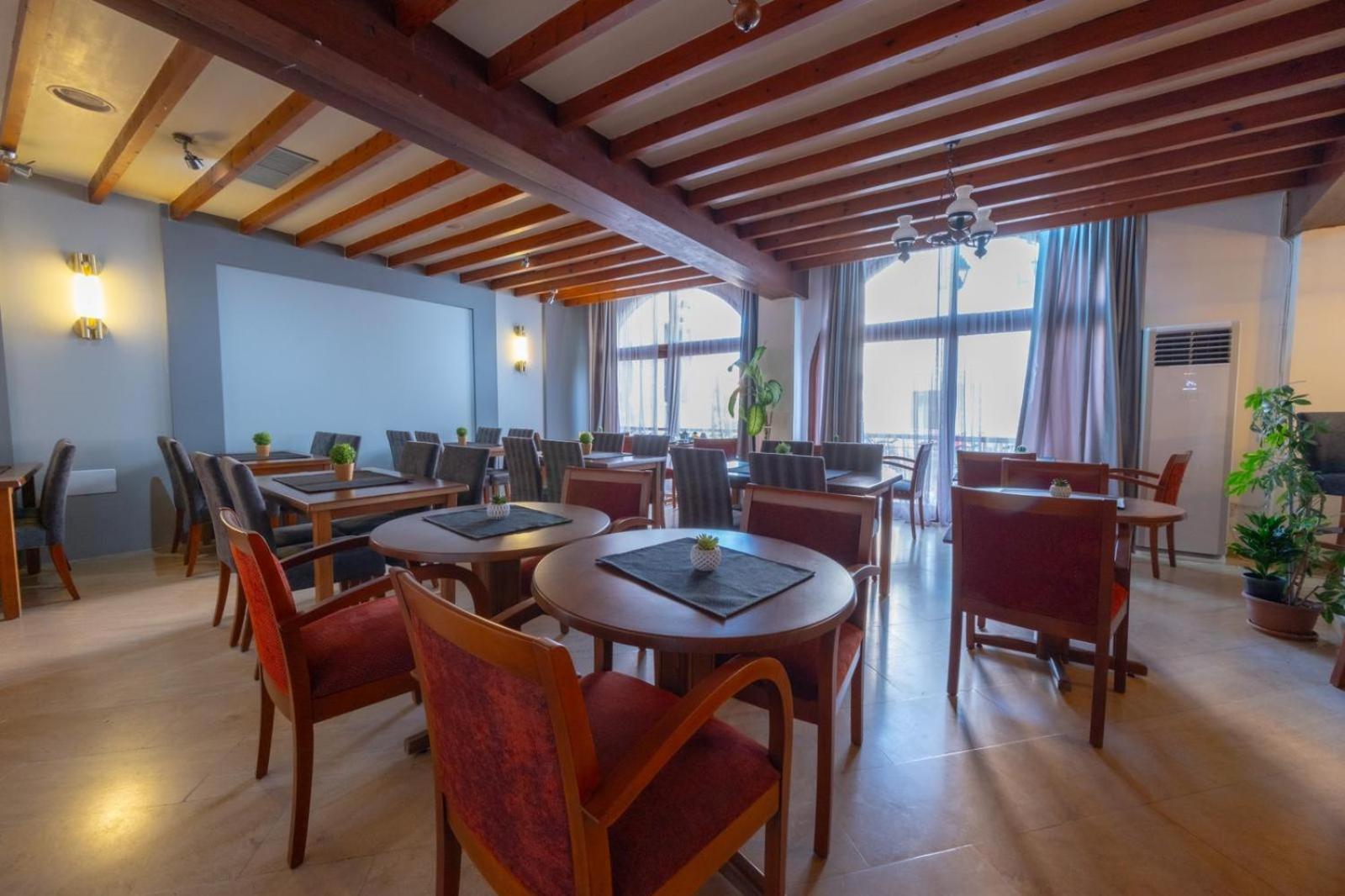 Kyrenia British Harbour Hotel Экстерьер фото